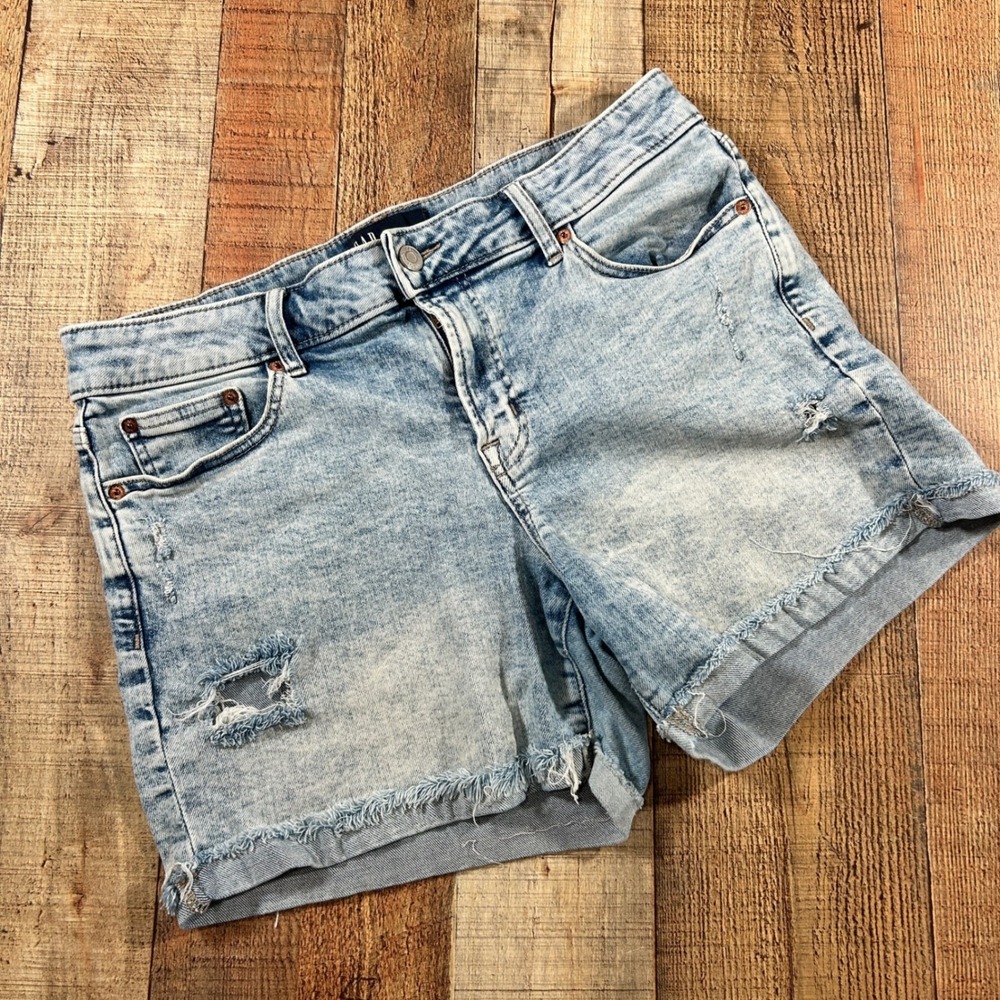 GAP Light Wash Distressed Denim Cut Off Shorts Raw Hem Mid Rise 5 Inch Size 8/29